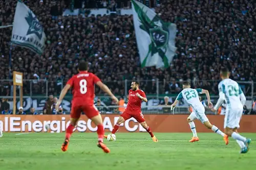 الأهلي يتعادل مع الرجاء ويتأهل لنصف نهائي دوري أبطال أفريقيا