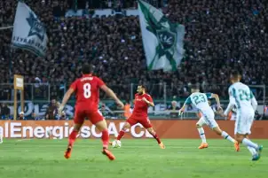 الأهلي يتعادل مع الرجاء ويتأهل لنصف نهائي دوري أبطال أفريقيا