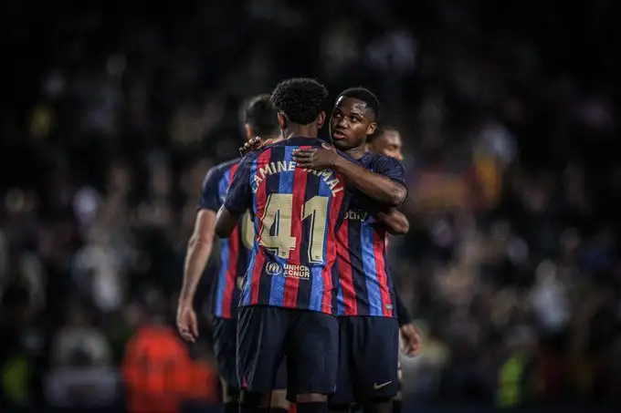 برشلونة يقسو على بيتيس برباعية ويقترب خطوة جديدة من لقب الدوري الإسباني
