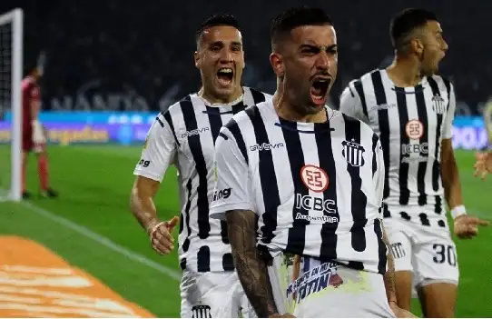 كوردوبا يضرب روزاريو سنترال بثلاثية في الدوري الأرجنتيني