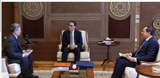 مدبولي يستعرض مع نائب رئيس أباتشي العالمية استثمارات الشركة في مصر وخططها المستقبلية