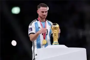 ليفربول يقترب من أول صفقاته الصيفية بضم بطل العالم