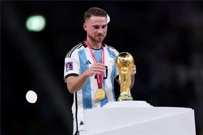 ليفربول يقترب من أول صفقاته الصيفية بضم بطل العالم