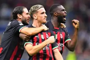 بيولي يعلن تشكيل ميلان لمواجهة كريمونيسي بالدوري الإيطالي