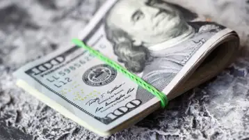 سعر الدولار اليوم الخميس 4-5-2023 مقابل الجنيه المصرى فى عطلة عيد العمال