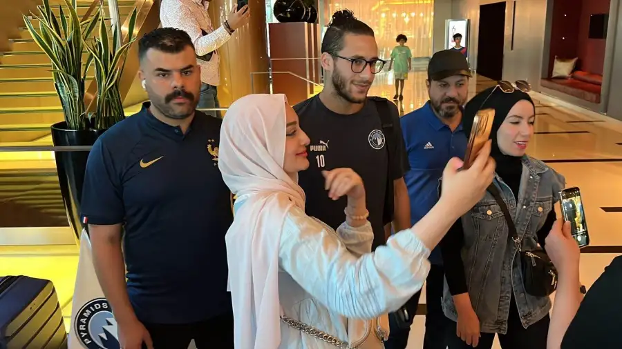بعثة بيراميدز تتجه لملعب محمد بن زايد لمواجهة الأهلي في السوبر