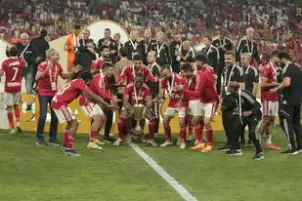 أليو ديانج يحسم موقفه من الرحيل عن الأهلي في الصيف