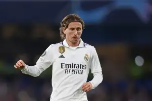 مودريتش يقترب من تجديد عقده مع ريال مدريد