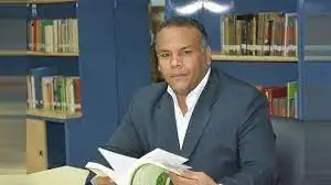 أبوبكر الديب : انهيار عرش الدولار الأمريكي خلال 25 عاما