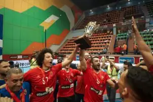 العامري فاروق: الأهلي يتكفل بعلاج علي زين