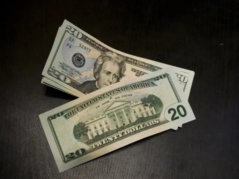 سعر الدولار اليوم الأربعاء 10-5-2023 مقابل الجنيه في بداية التعاملات بالبنوك