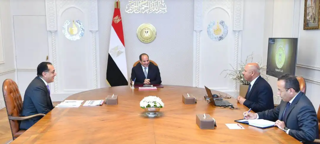 الرئيس السيسي يطلع على مستجدات جهود الدولة والقطاع الخاص لإنشاء محاور لوجستية تنموية