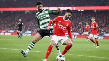 بنفيكا يقترب من لقب الدوري البرتغالي بخماسية في شباك بورتيمونينسي