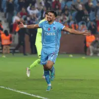 تقارير.. تريزيجيه يوافق على الانتقال لـ أهلي جدة