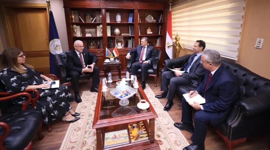 مصر وأذربيجان تبحثان تشغيل خط طيران مباشر بين البلدين