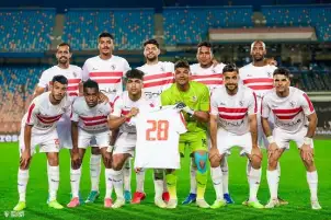 لاعبو الزمالك يدعمون الونش خلال مواجهة أسوان
