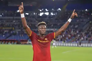 أبراهام يقود تشكيل روما لمواجهة ليفركوزن بالدوري الأوروبي