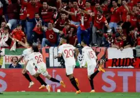 إشبيلية يقلب الطاولة على يوفنتوس ويواجه روما بنهائي الدوري الأوروبي