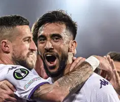فيورنتينا الإيطالي يهزم بازل بسيناريو قاتل ويتأهل لنهائي دوري المؤتمر الأوروبي
