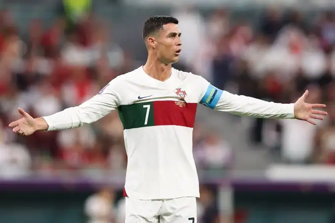مدرب البرتغالي يكشف موقفه من ضم رونالدو لمعسكر يونيو