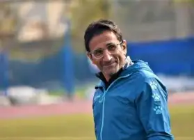 هل سيرحل أحمد سامي عن تدريب سموحة؟.. فرج عامر يجيب