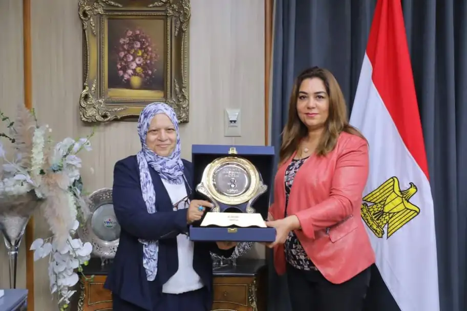 بالتعاون مع مؤسسة العربي.. محافظ دمياط تسلم 20 جهازا لفتيات المحافظة المقبلات على الزواج