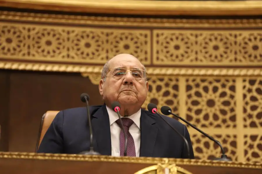 رئيس الشيوخ يحيل دراسة الصناعات الدوائية إلى رئيس الجمهورية