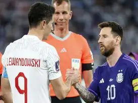 ليفاندوفسكي: عودة ميسي ستضيف قيمة كبيرة لبرشلونة