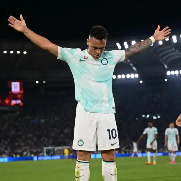 لاوتارو مارتينيز يهدي إنتر كأس إيطاليا بثنائية في مرمى فيورنتينا