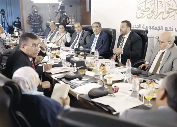 مقرر لجنة الاستثمار بالحوار الوطني: طرحنا وضع خطة لتأهيل وتدريب الشباب لسوق العمل