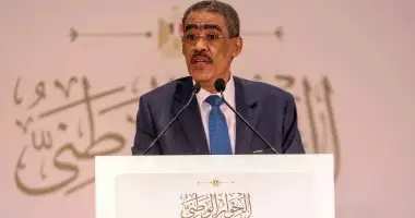 الحوار الوطني .. رشوان: الدستور يكفل حق النقابات.. وأقترح نص إجباري للمصانع لإنشاء مدارس فنية