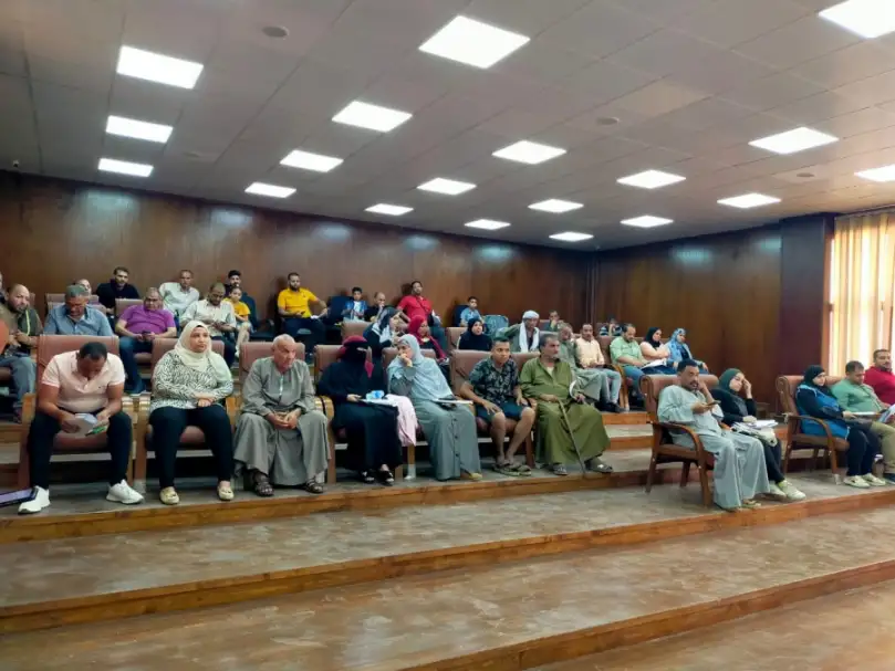 بالصور|رئيس الجهاز المنيا الجديدة: بيع محال تجارية بأنشطة متنوعة في مزاد علني