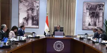 رئيس الوزراء يتابع موقف تطوير منظومة تداول وتوزيع المنتجات البترولية