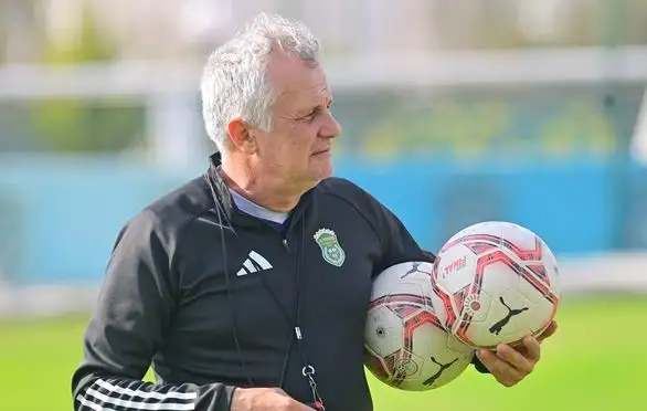 الاتحاد السكندري يحسم مصير المدرب زوران