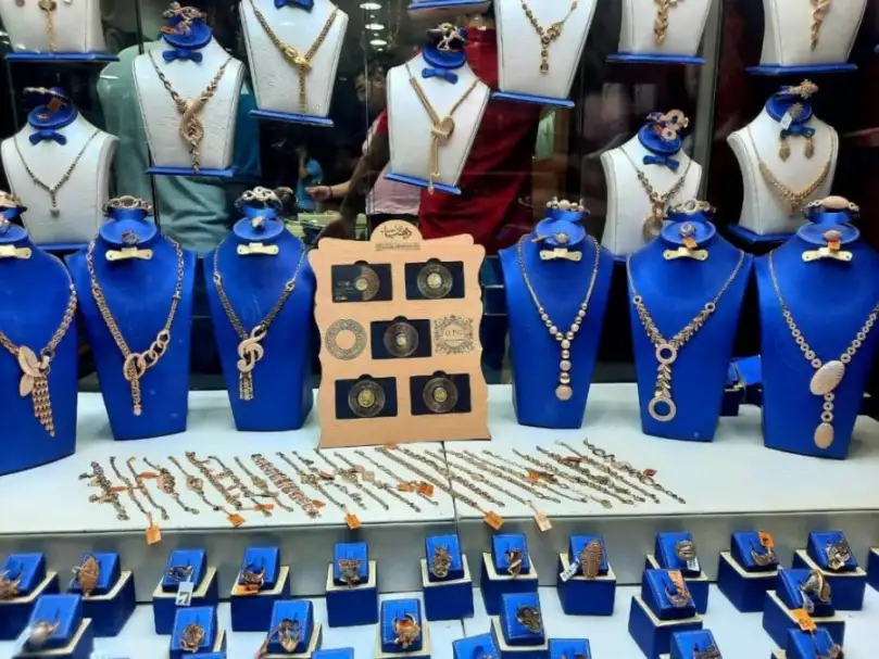 أسعار الذهب في مصر تخسر 260 جنيها خلال شهر مايو بعد انخفاض الطلب
