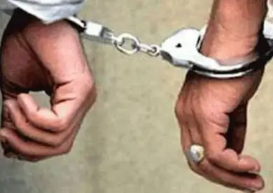 القبض على متهمين بالتعدي على شخص بالضرب والسلاح الأبيض في منشأة ناصر