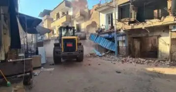 مصرع شخص سقط عليه جزء من سور منزل بالشرقية