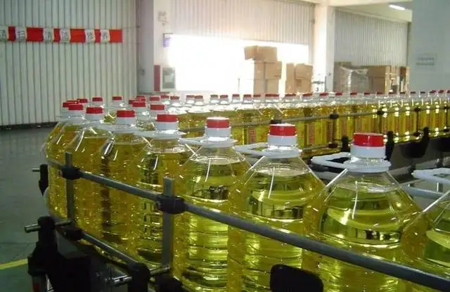مسئول باتحاد الغرف التجارية: انخفاض أسعار بعض منتجات الزيوت في الأيام المقبلة