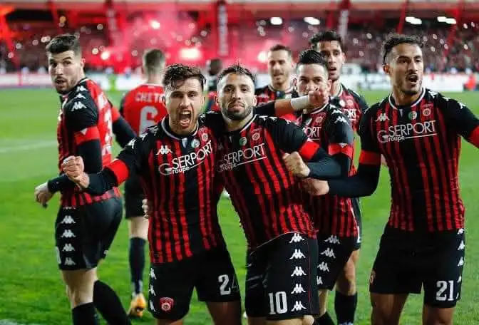 اتحاد الجزائر يتوج بالكونفيدرالية رغم خسارته أمام يانج أفريكانز التنزاني