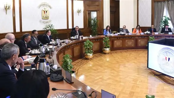 رئيس الوزراء يجتمع مع أعضاء المجلس الاستشاري الاقتصادي