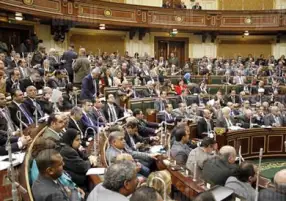 تقرير برلمانى يدعو للحد من الاقتراض الخارجى وترشيد نفقات الحكومة
