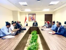 نائب وزير الإسكان لشئون البنية الأساسية يترأس اجتماعاً مع ممثلي خطط ترشيد استهلاك المياه