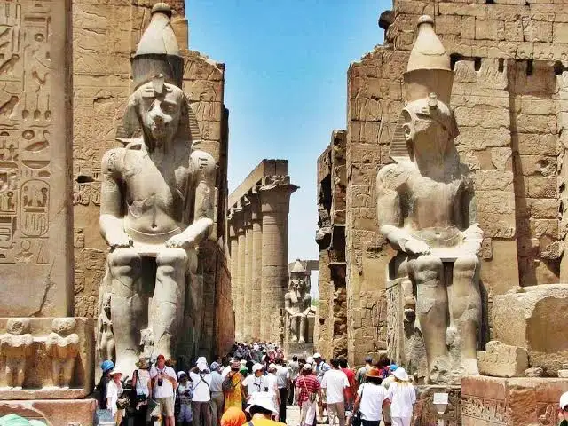 جهاز الإحصاء: 63.4 مليار دولار إيرادات مصر من السياحة خلال آخر 10 سنوات