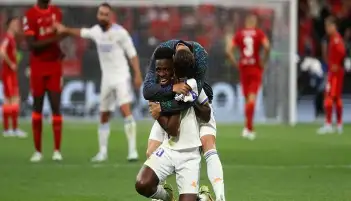 رغم عدم التأهل للنهائي.. ثنائي الريال يتواجد بالتشكيل المثالي لدوري الأبطال