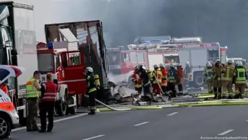 مقتل 10 أشخاص وإصابة 25 في حادث حافلة بأستراليا
