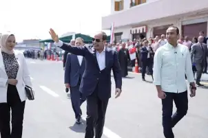 السيسي: مش بقلق من السوشيال ميديا خالص.. عبارة عن دردشة بين الناس زي القهوة زمان