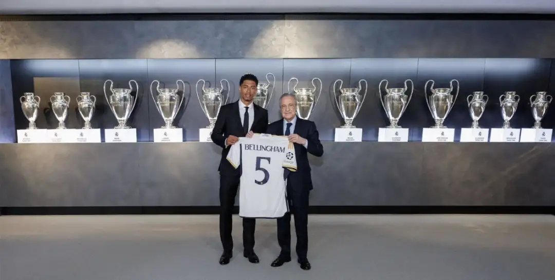 بيلينجهام يكشف عن سبب اختياره للقميص رقم 5 مع ريال مدريد