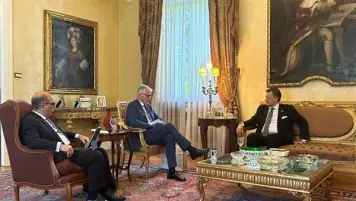 وزير السياحة يستعرض مؤشرات الحركة الوافدة من السوق الإيطالي إلى المقصد المصري