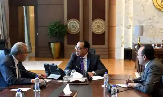 الحكومة تؤكد وجود مخزون استراتيجي من جميع السلع الأساسية تكفي لفترات طويلة
