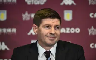 جيرارد يكشف حقيقة توليه مهمة تدريب الاتفاق السعودي